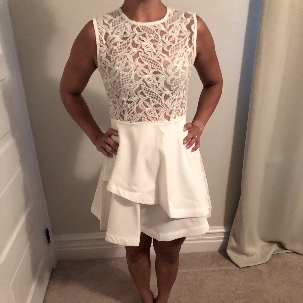 Beautiful Lace White dress. Size small. Worn once